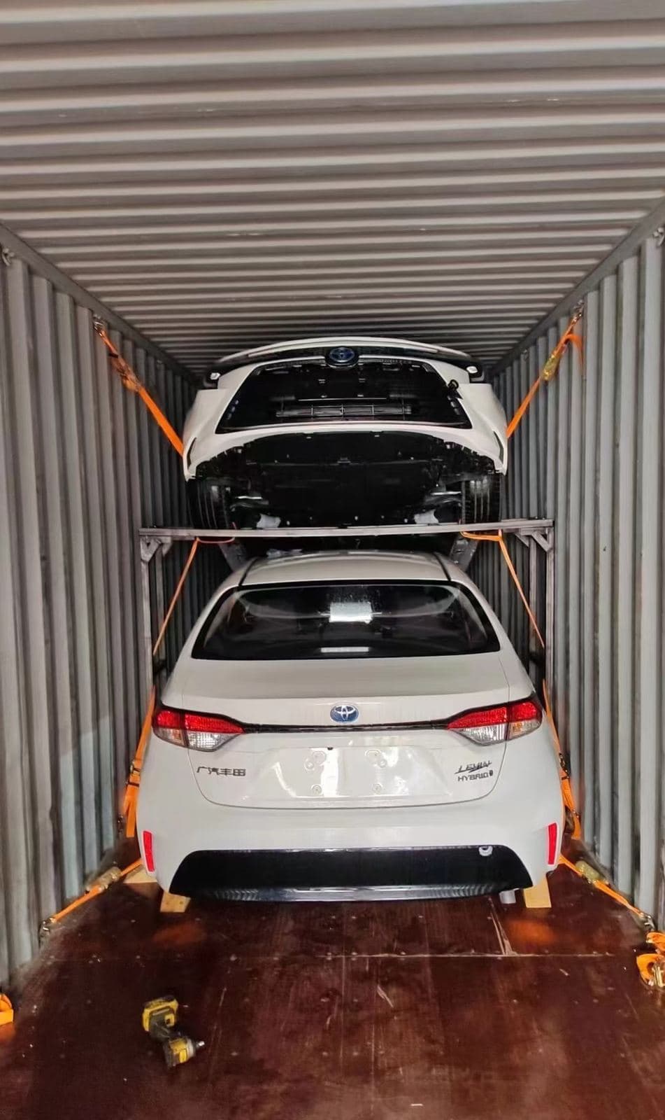 Ratchet straps and wheel chocks